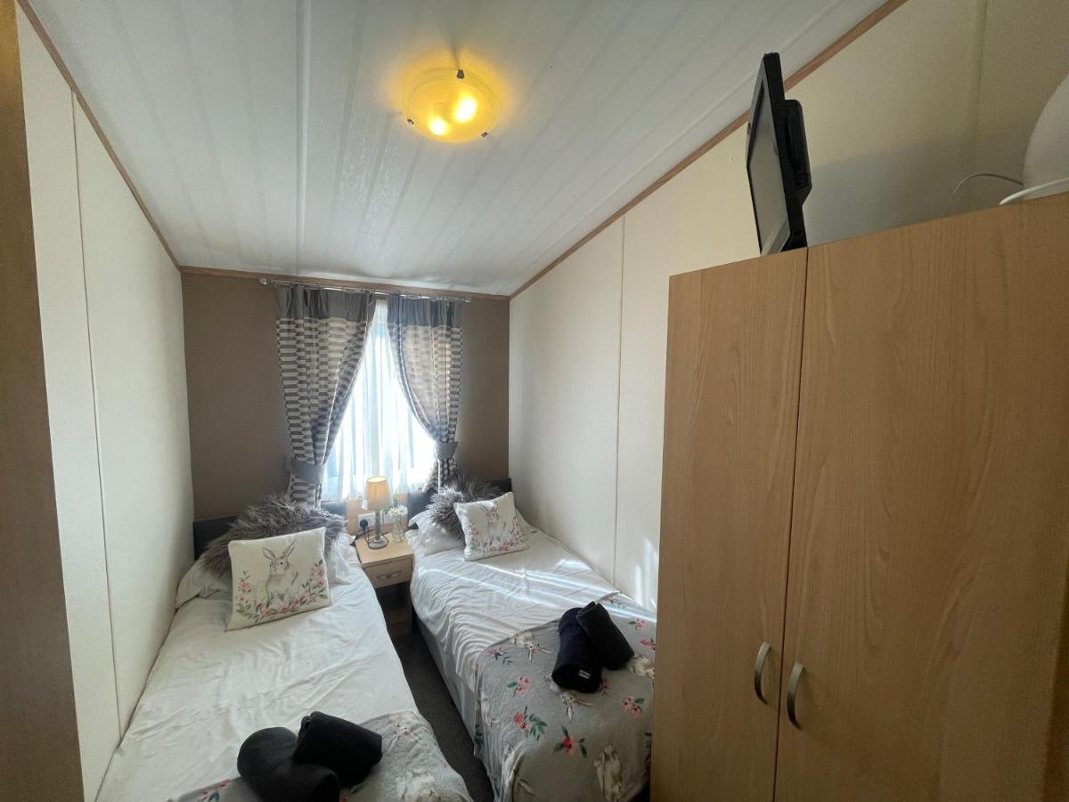 Rudd Lake Luxury Lakeside Lodge With Fishing & Hot Tub@Tattershall Exterior foto