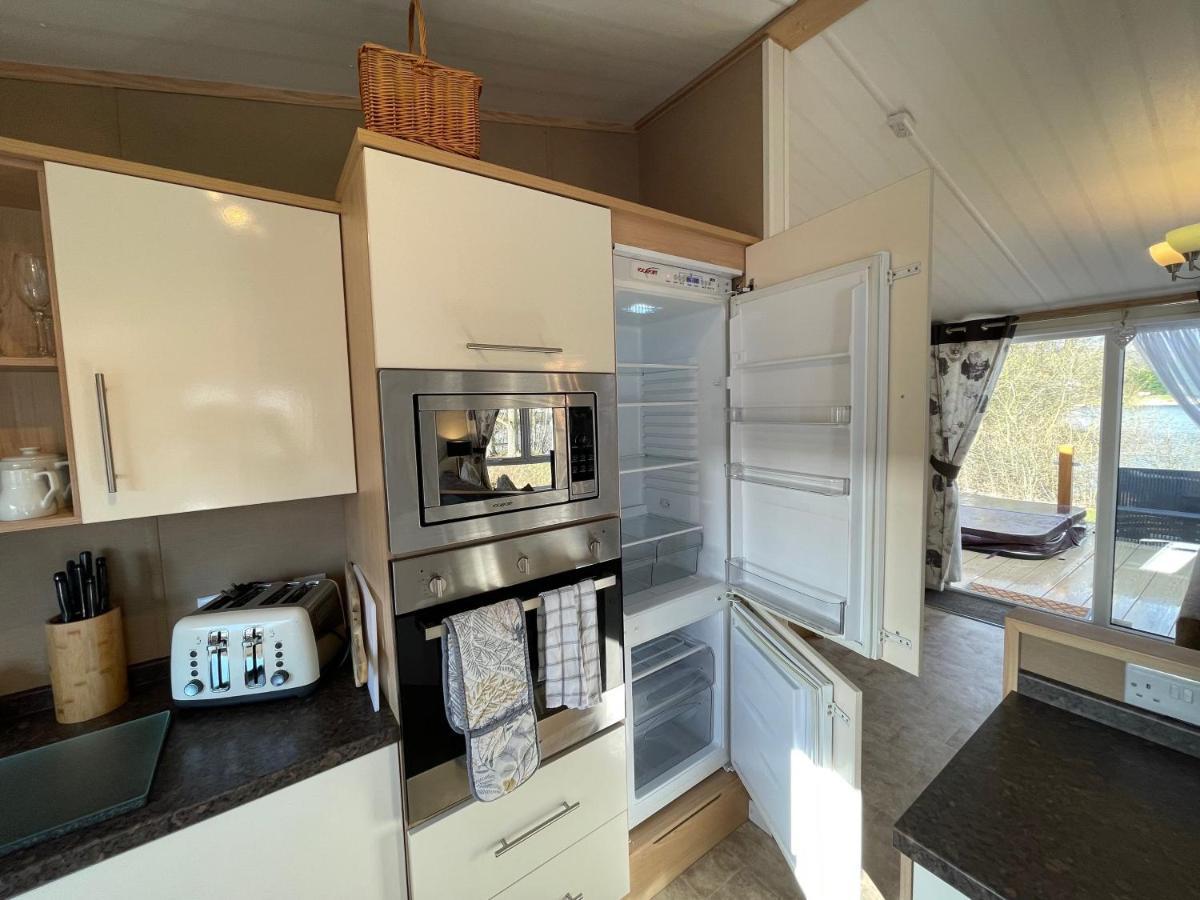 Rudd Lake Luxury Lakeside Lodge With Fishing & Hot Tub@Tattershall Exterior foto